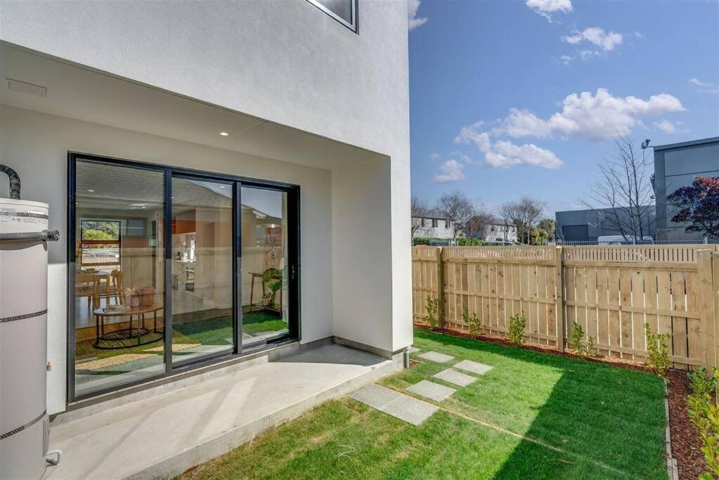 2-Bedroom Ensuite, Close To City, Comfortable, Accessible With Own Parking Christchurch Exterior photo