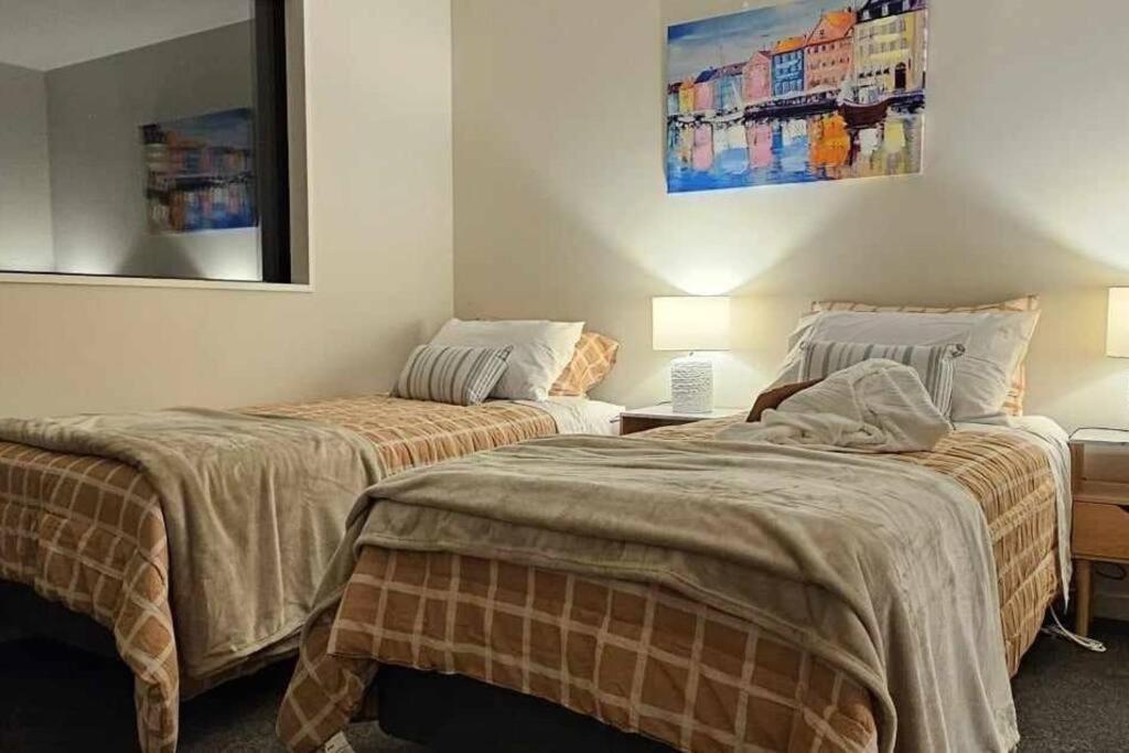 2-Bedroom Ensuite, Close To City, Comfortable, Accessible With Own Parking Christchurch Exterior photo